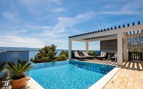 Luxury Seafront Villa With Heated Pool, Jacuzzi, Sea View, 150 M From Beach